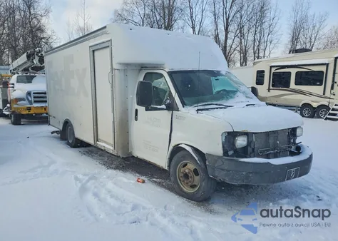 2015 GMC Savana Cutaway G3500 из США, поврежденный, VIN 1GD374CG3F1226668